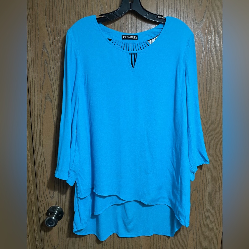 Vibrant Blue Tunic Top with Open Back Detail